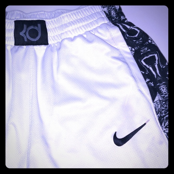SOLD Kevin Durant Nike Dri-Fit Youth Shorts - Picture 2 of 5
